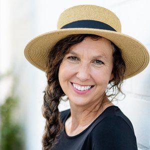 Meet your Posher, Angela